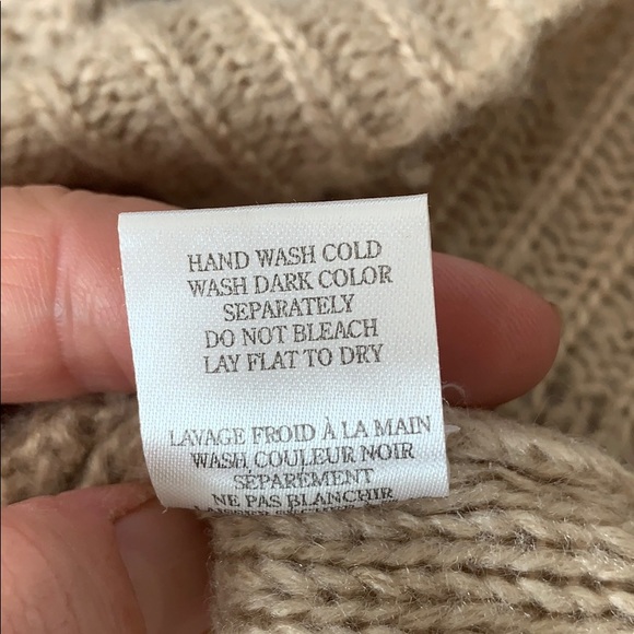 ❄️⭐️🖤BOUTIQUE SWEATER🖤⭐️ - Picture 5 of 7